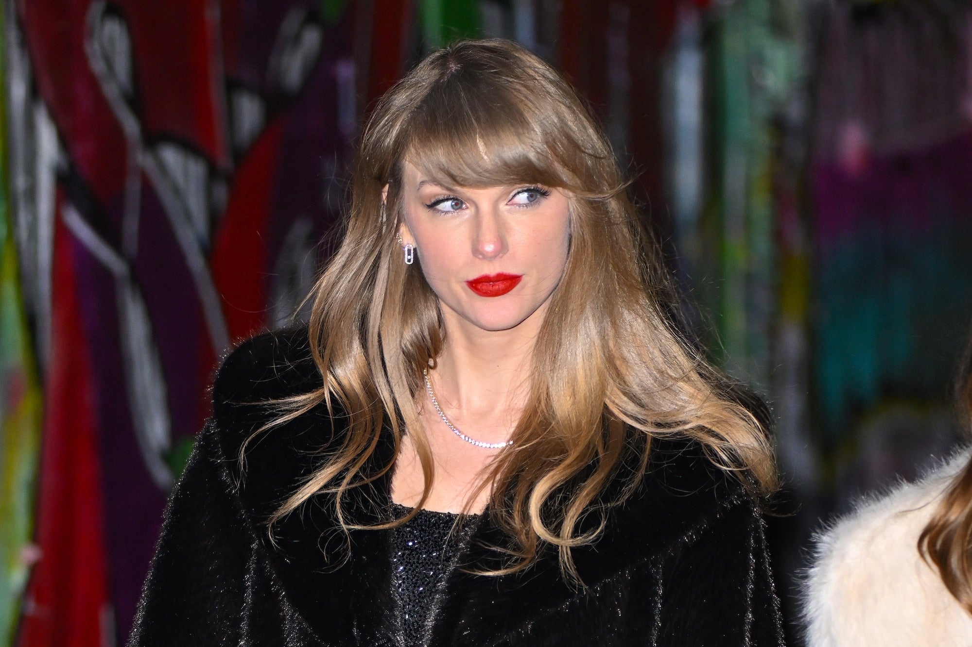 Taylor Swift Children's Book Surpasses 1 Million Sales Mark